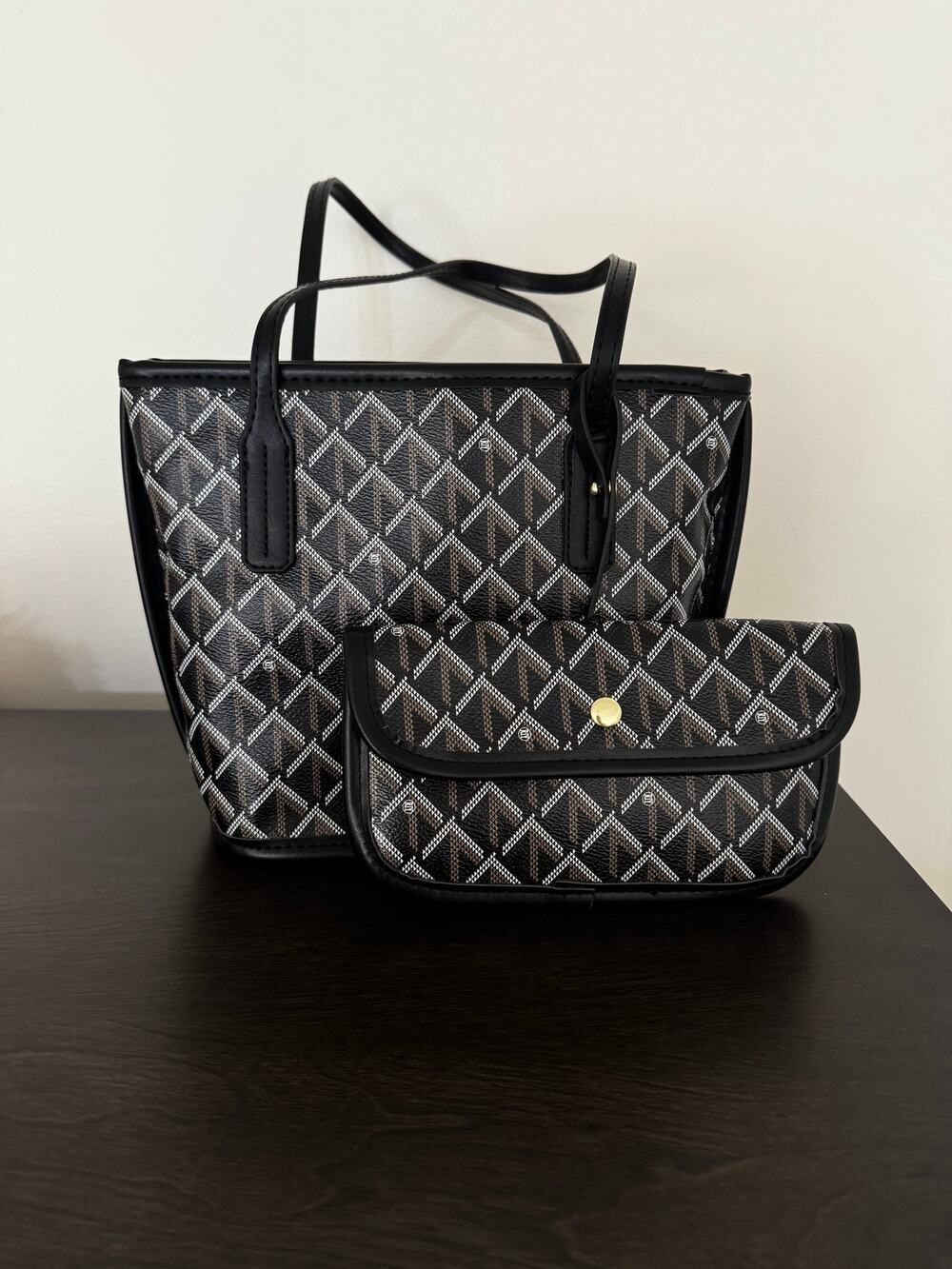 NWOT Black Geometric Pattern Tote Bag with Matching Detachable Pouch Set